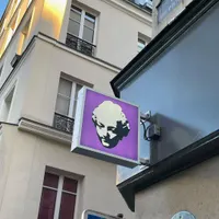Le collier de la Reine / La cave du collier