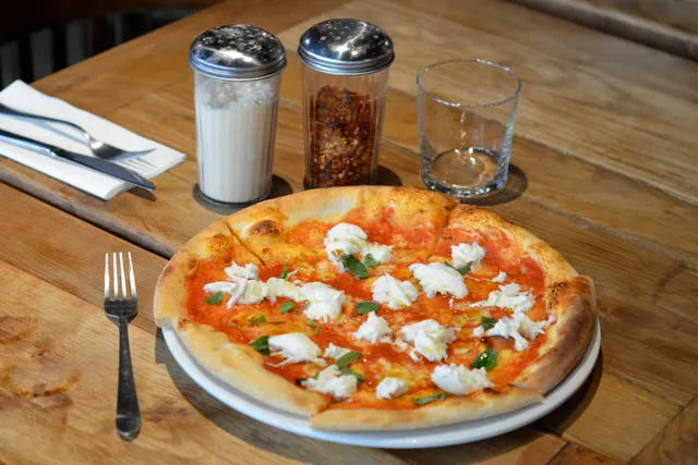 Anna & Jo's Pizza : la vraie pizza américaine débarque à Paris !
