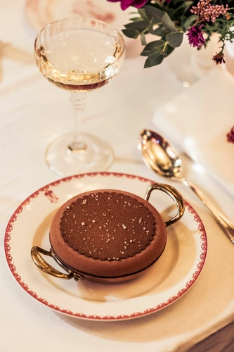 Maxim's Restaurant Bar Paris
