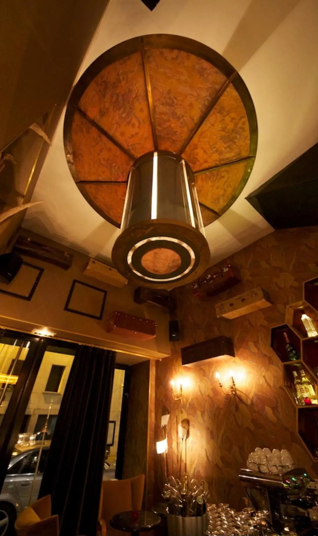Le Petit centre du monde Restaurant Bar Paris