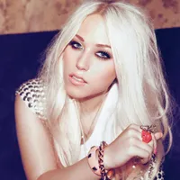 Amelia Lily