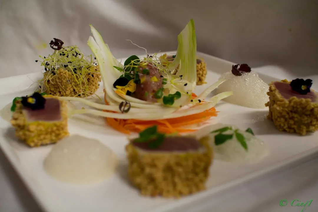 Le Petit centre du monde Restaurant Bar Paris