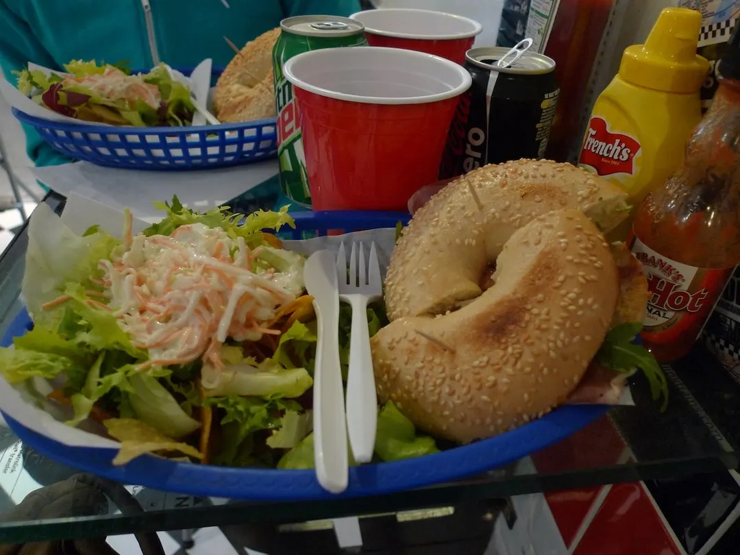 Bagel Tom Restaurant Shop Paris
