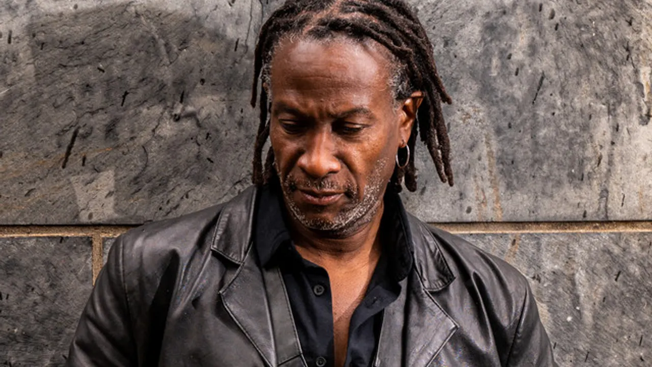 BAI KAMARA JR - BAI KAMARA JR   PREMIERE PARTIE