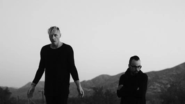 TRAITRS, Sunday Panic, Aucun Numéro