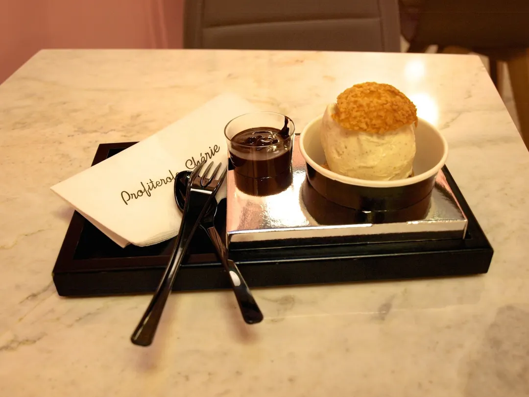 Profiterole Chérie Restaurant Shop Paris