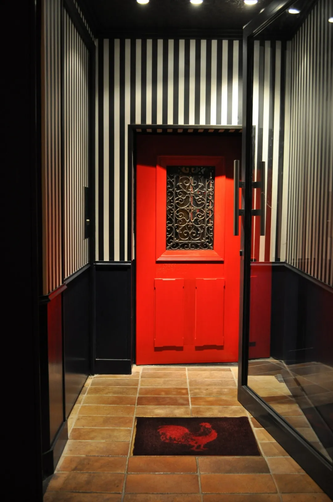 Little Red Door Bar Paris