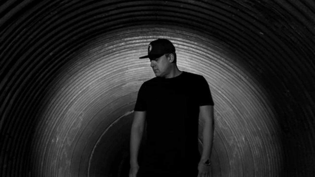 Get in step : s.p.y + fourward + Annix + bmotion + zorel