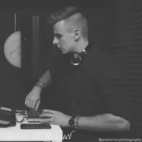 Axel Black & White