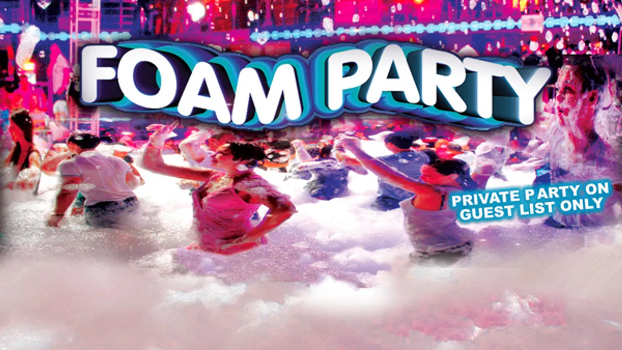 Foam party - Soirée mousse dans un hotel