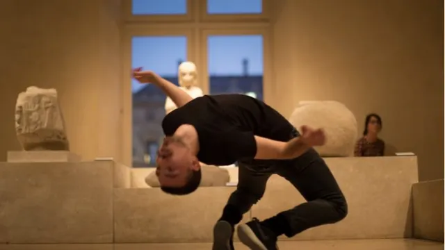 Dance on mars / Dancing Museums