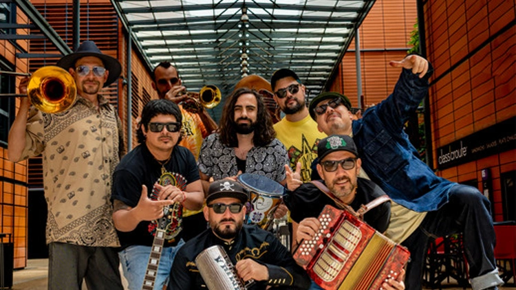 WAYKIKI BOYS + KUMBIA BORUKA
