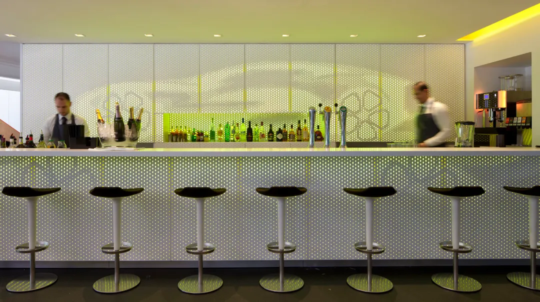 Le Défilé Renault Restaurant Galerie d'art Paris