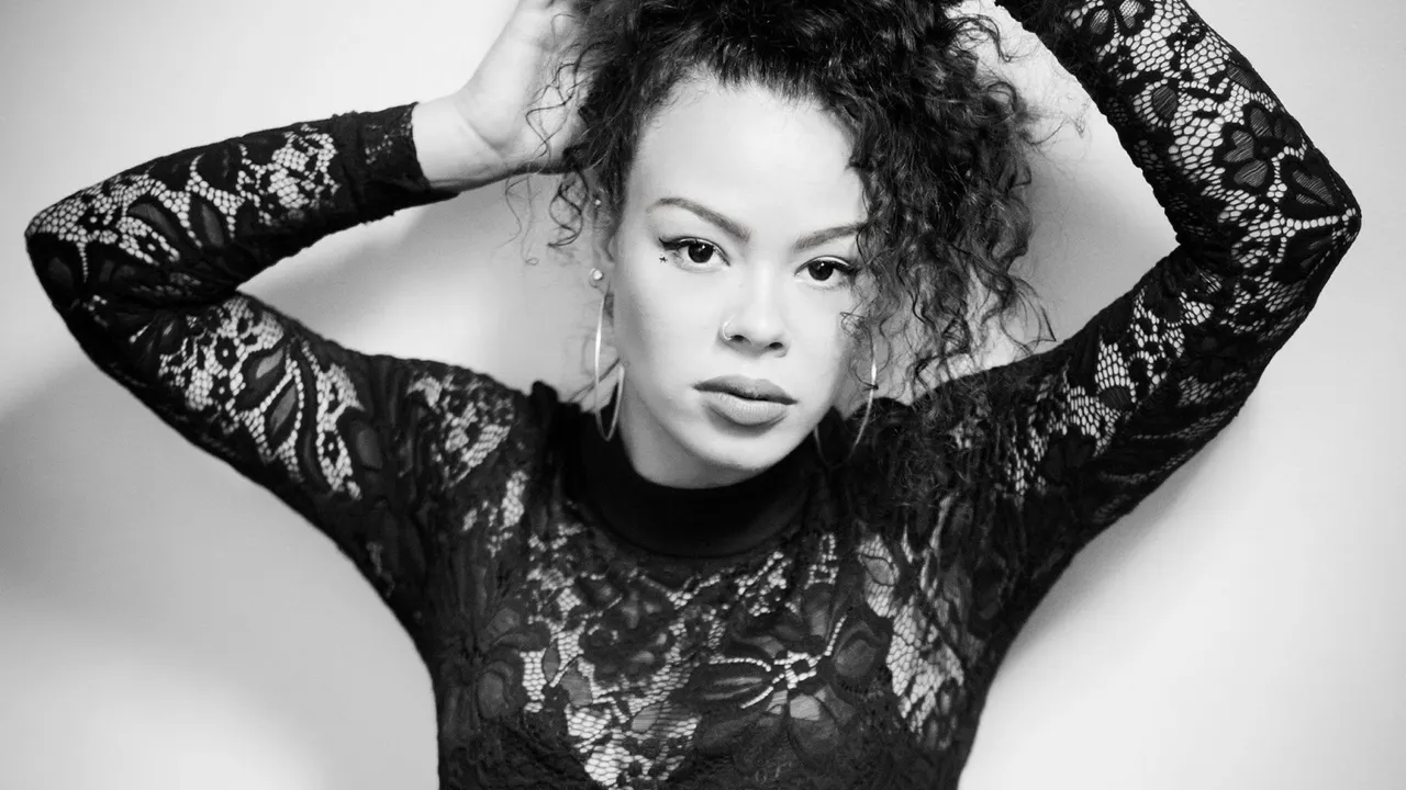 LÉA TCHÉNA