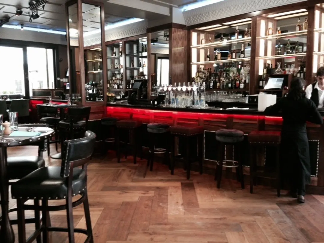 O’Sullivans Franklin Roosevelt Bar Paris