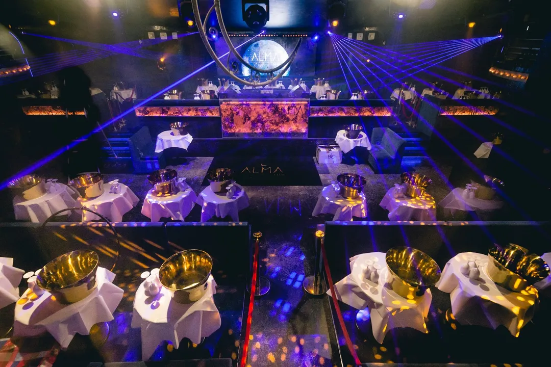 Alma Club Montaigne Club Paris