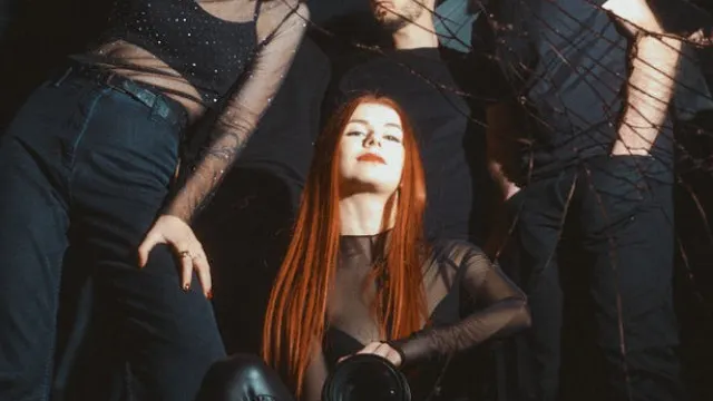 Illusion, Hostia, Iron Head