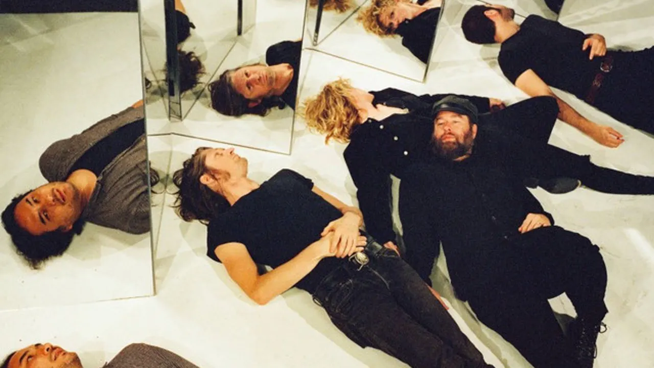 THE BLACK ANGELS