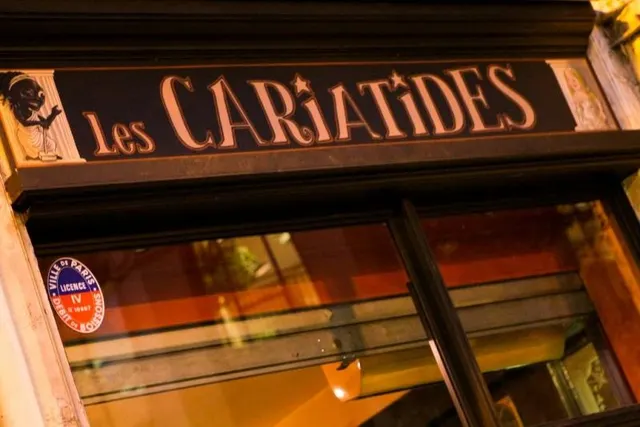 Les Cariatides