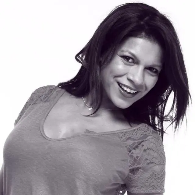 Paula E