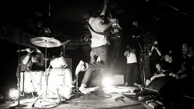 METZ + THE BODIES en concert