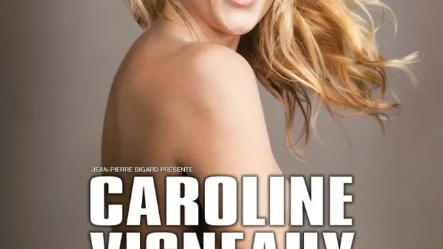 Caroline Vigneaux, re-quitte la robe