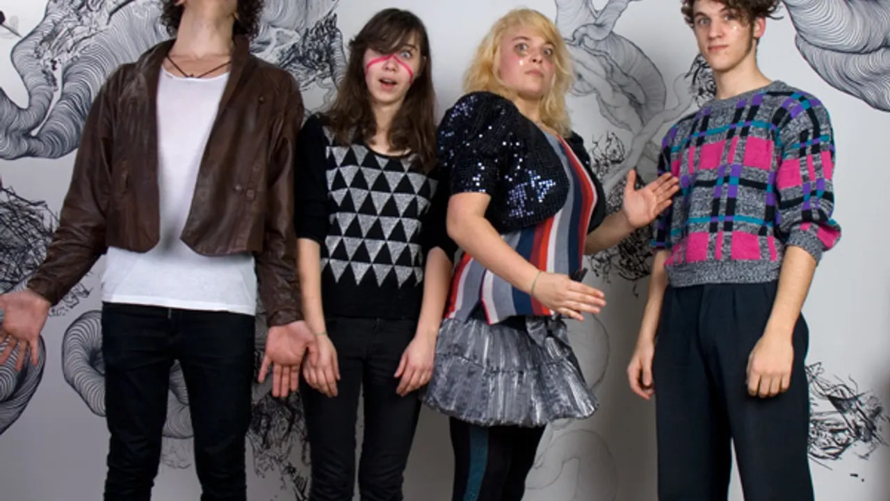 Hyphen Hyphen en concert