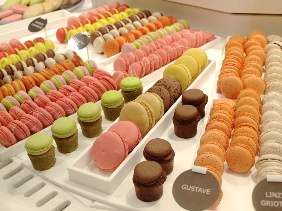 Macarons Gourmands Shop Paris