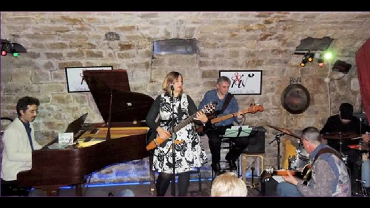Juliana OLM & Sambarilo en concert
