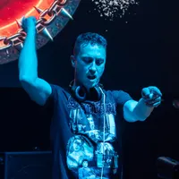 DJ D
