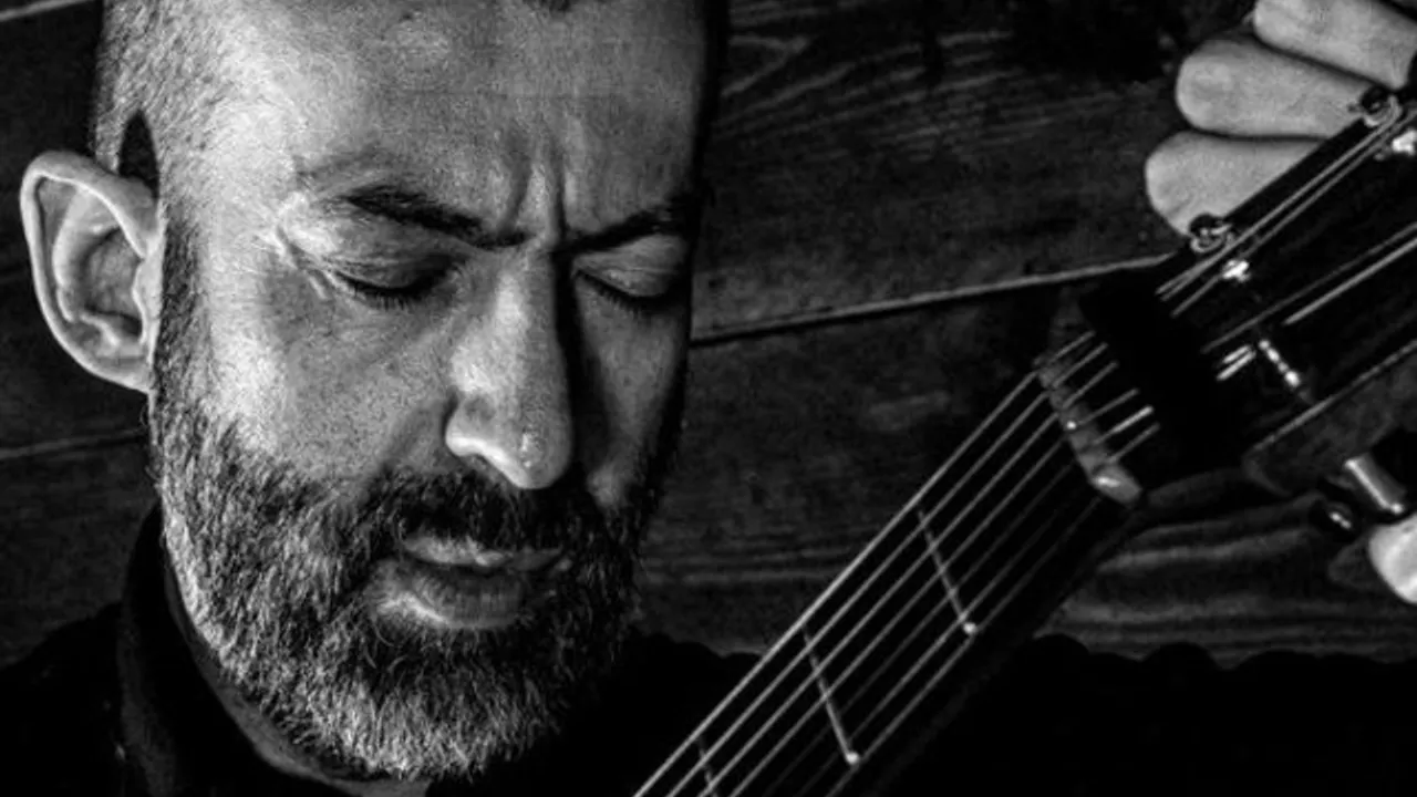 Jon Gomm
