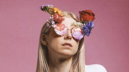 LAURA LAUNE