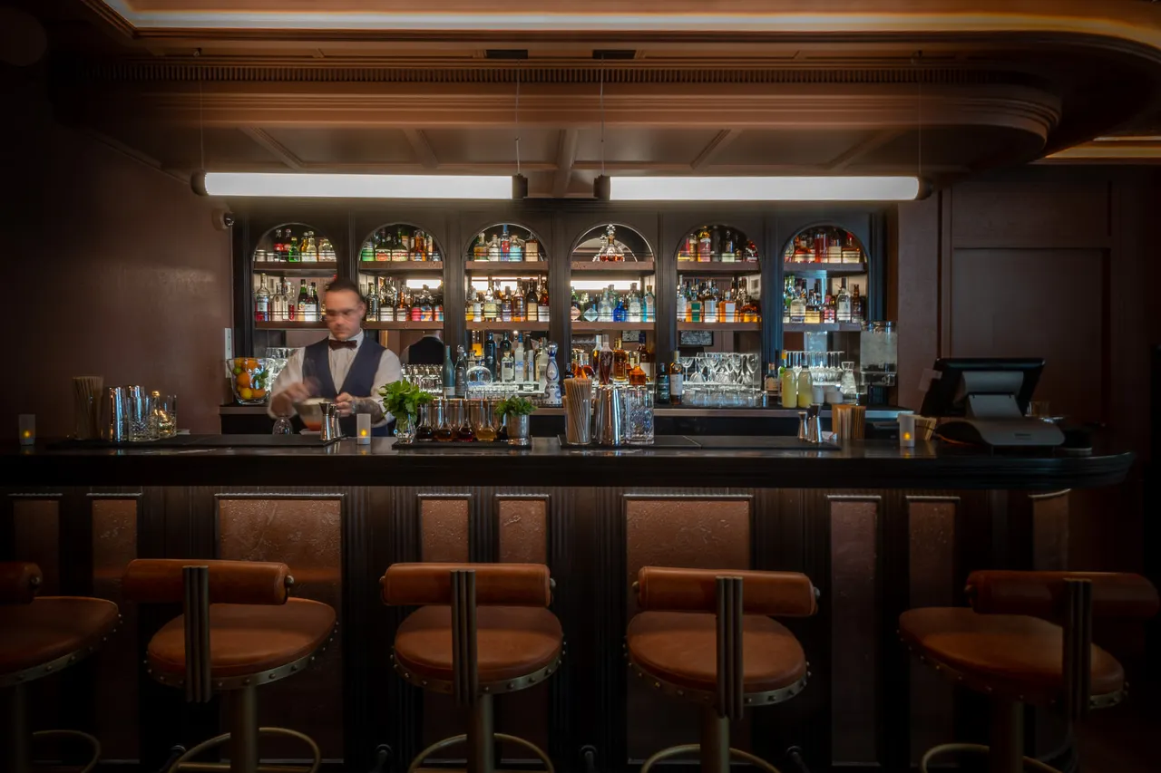 Delano Bar