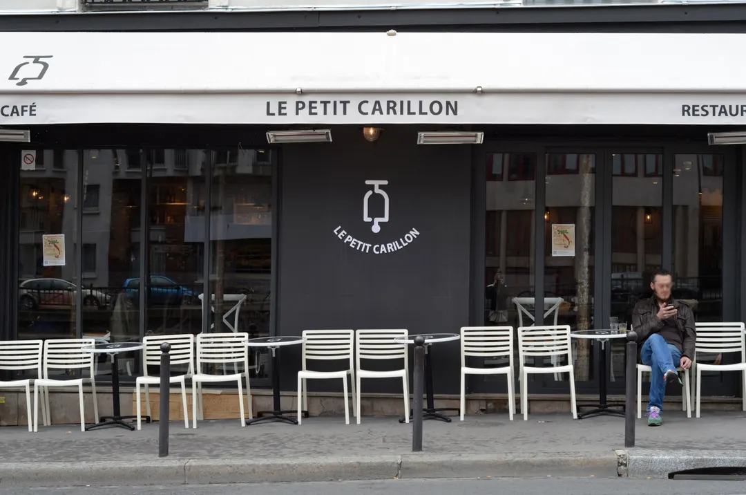Le Petit Carillon Restaurant Bar Paris