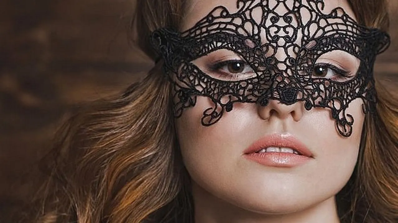 soiree mask