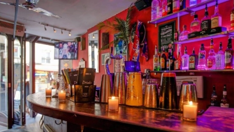Happy Hours 23h & Tapas