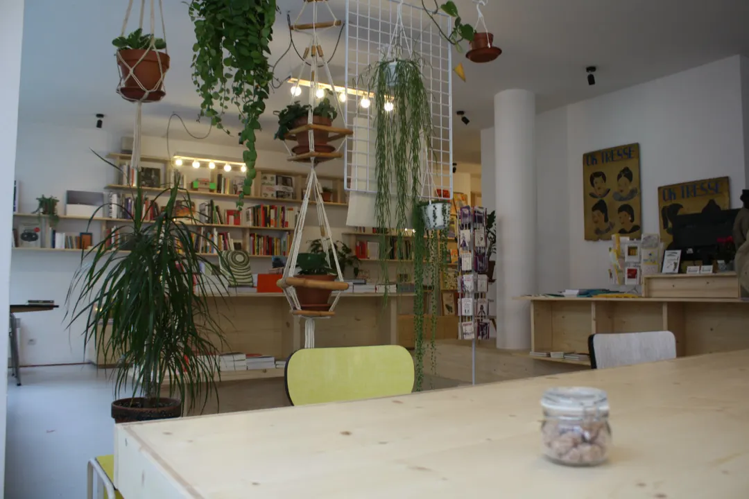La Régulière Restaurant Galerie d'art Shop Paris