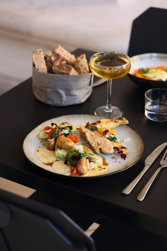 Les Petites Mains Restaurant Paris