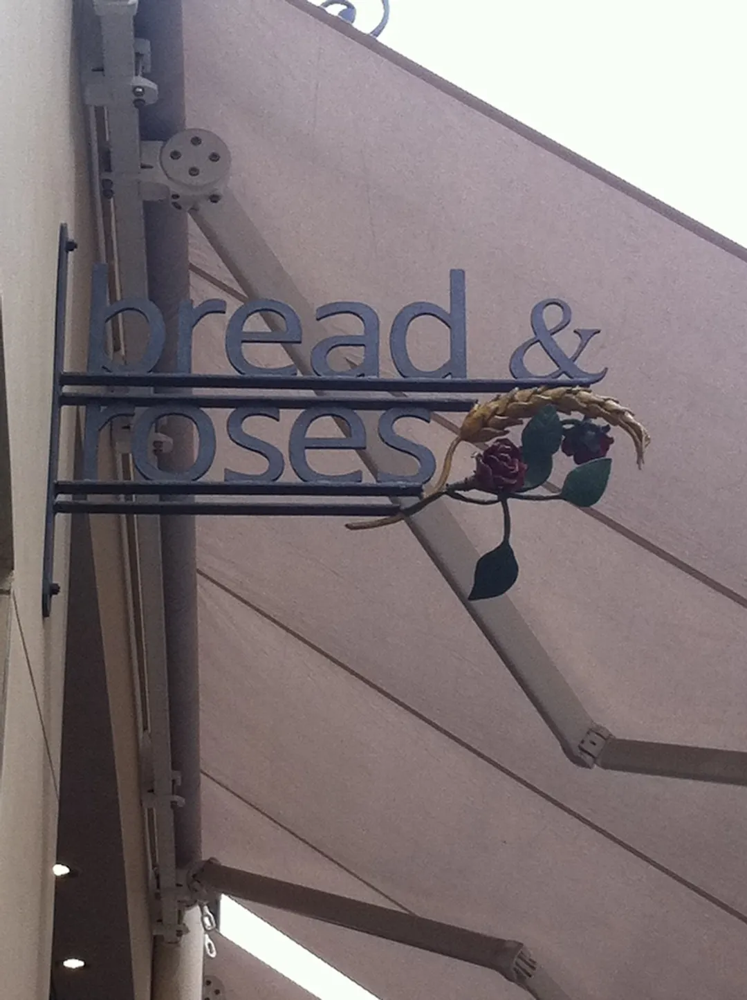 Bread and Roses Restaurant Paris