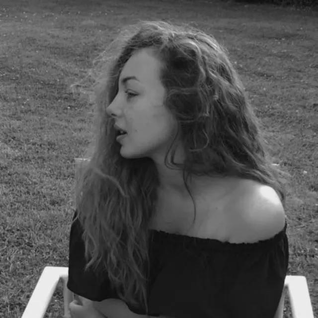 Chloé J