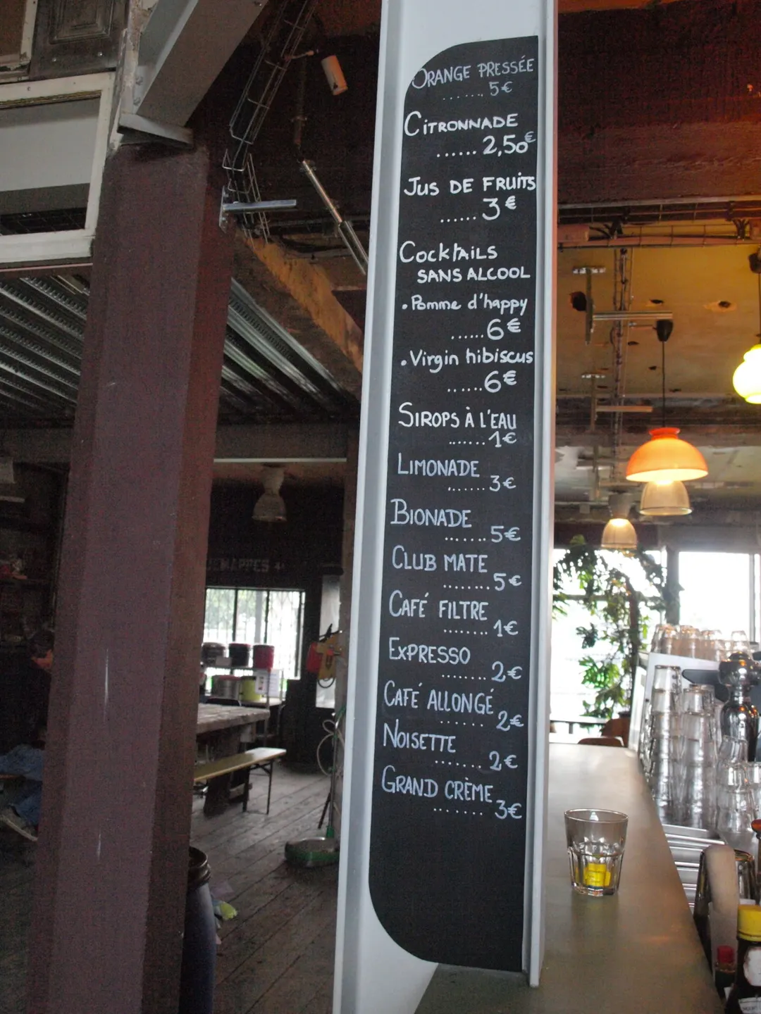 La REcyclerie Bar Restaurant Paris