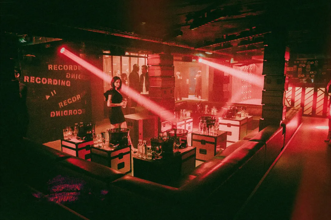 Deflower Club Paris