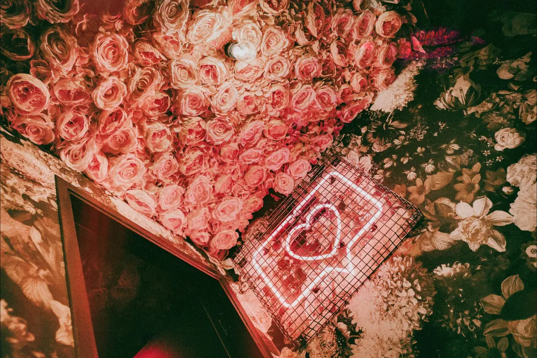Deflower Club Paris