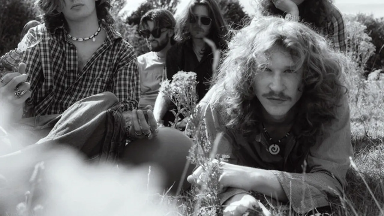 Echo Chamber: Ella Morgan, Jesus and the Zealots, Lana Death Ray, Sleeve