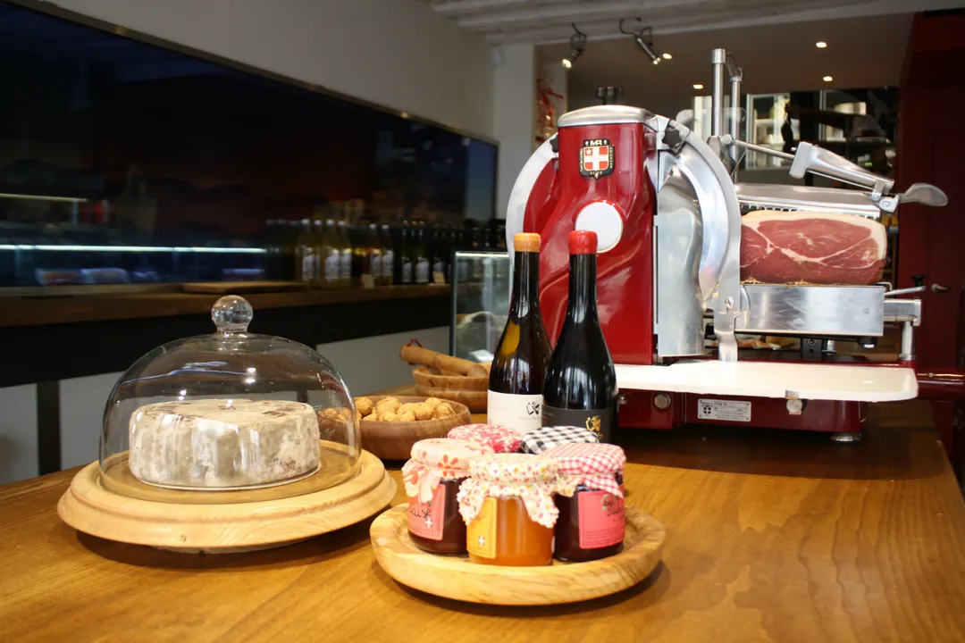 Maison de Savoie Restaurant Shop Paris