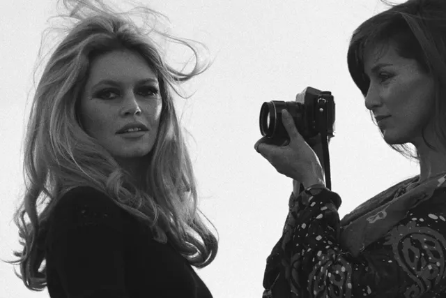 Des clichés inédits de Bardot à la galerie de l'Europe