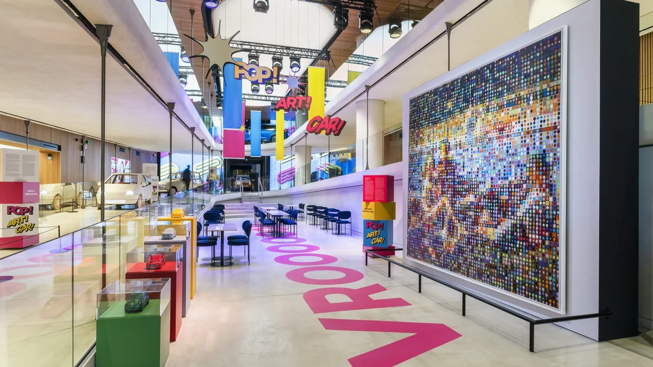 Exposition Pop Art Car par Renault
