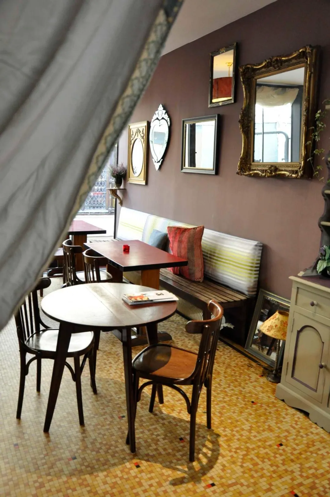 Le Valentin Restaurant Shop Paris