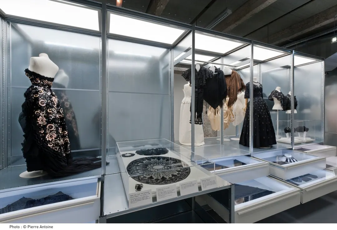 Cité de la Mode et du Design - Les Docks Club Restaurant Musée Shop Paris