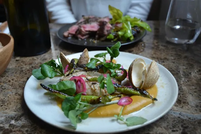 Restaurant Carbón, rendez-vous enflammé rue Charlot